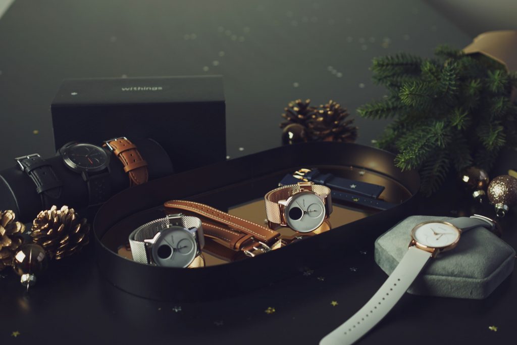 クリスマスに向けて、Withings は限定ギフト ボックスを発売します: スチール コネクテッド ウォッチとブレスレット