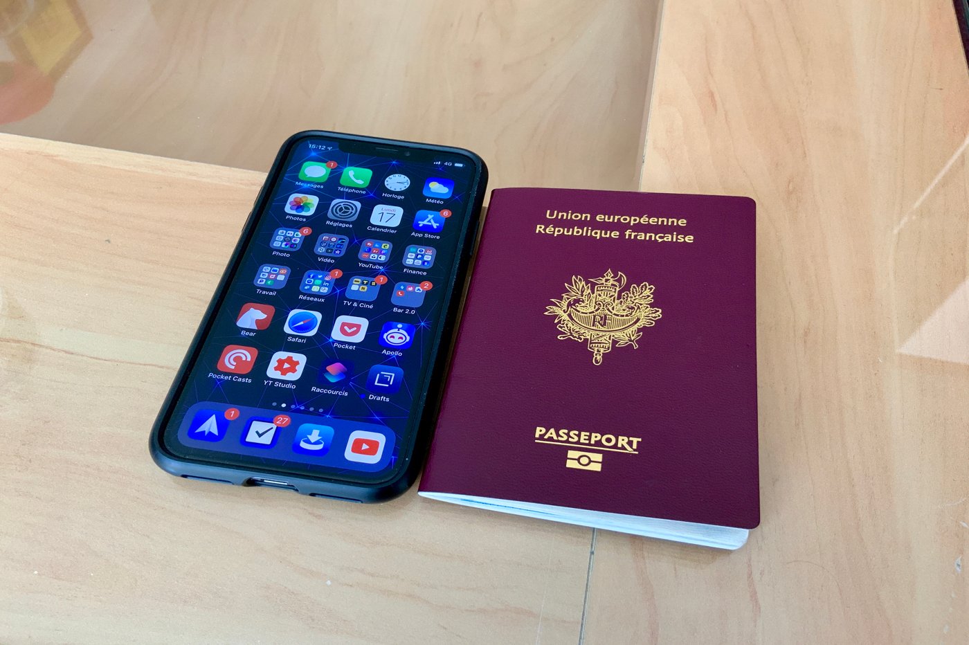 iOS 13 では、iPhone で ID カードとパスポートをスキャンできるようになりました