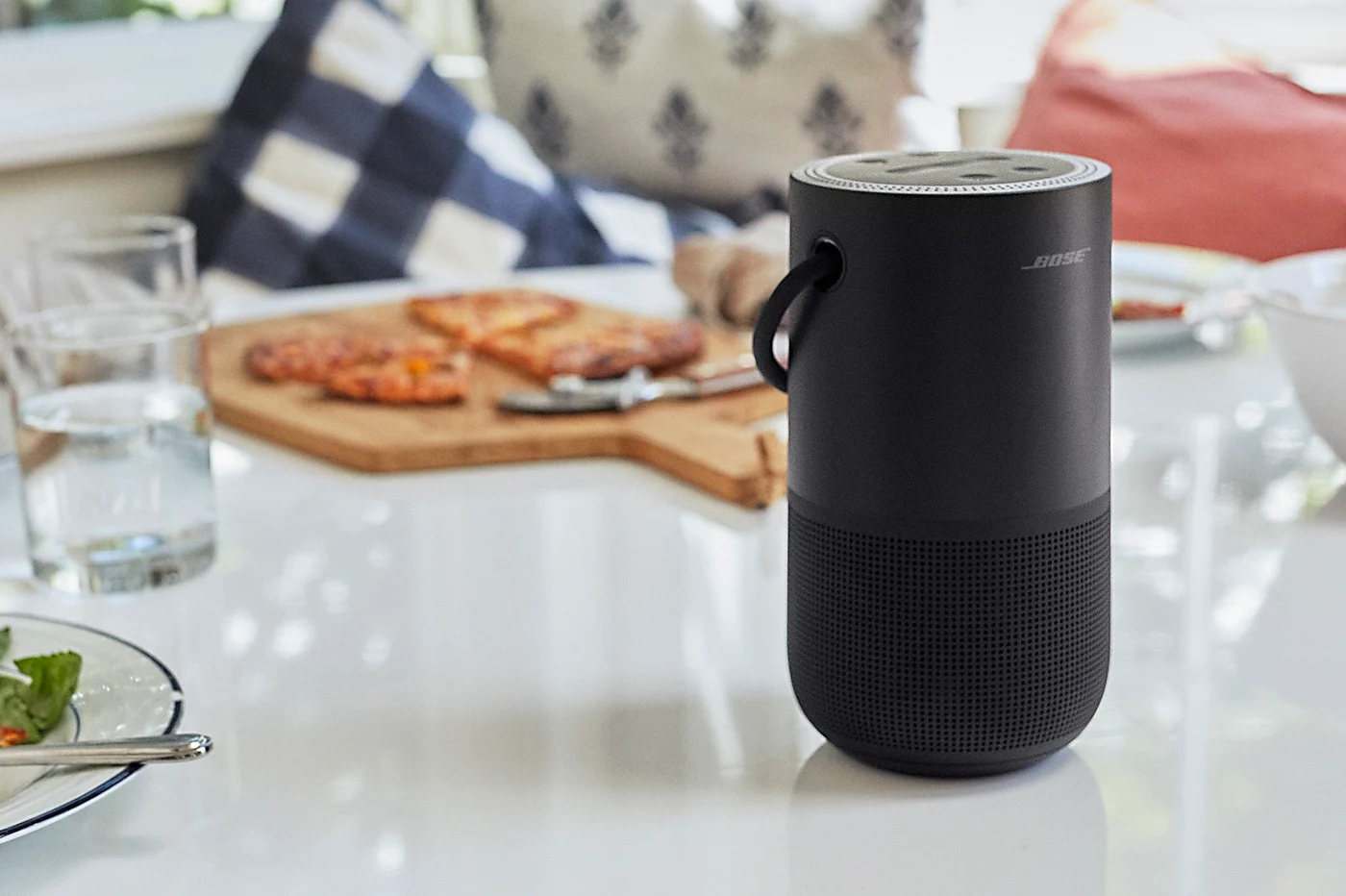 ボーズ、AirPlay 2とSpotify Connectに対応した新しいポータブルスピーカーを発表