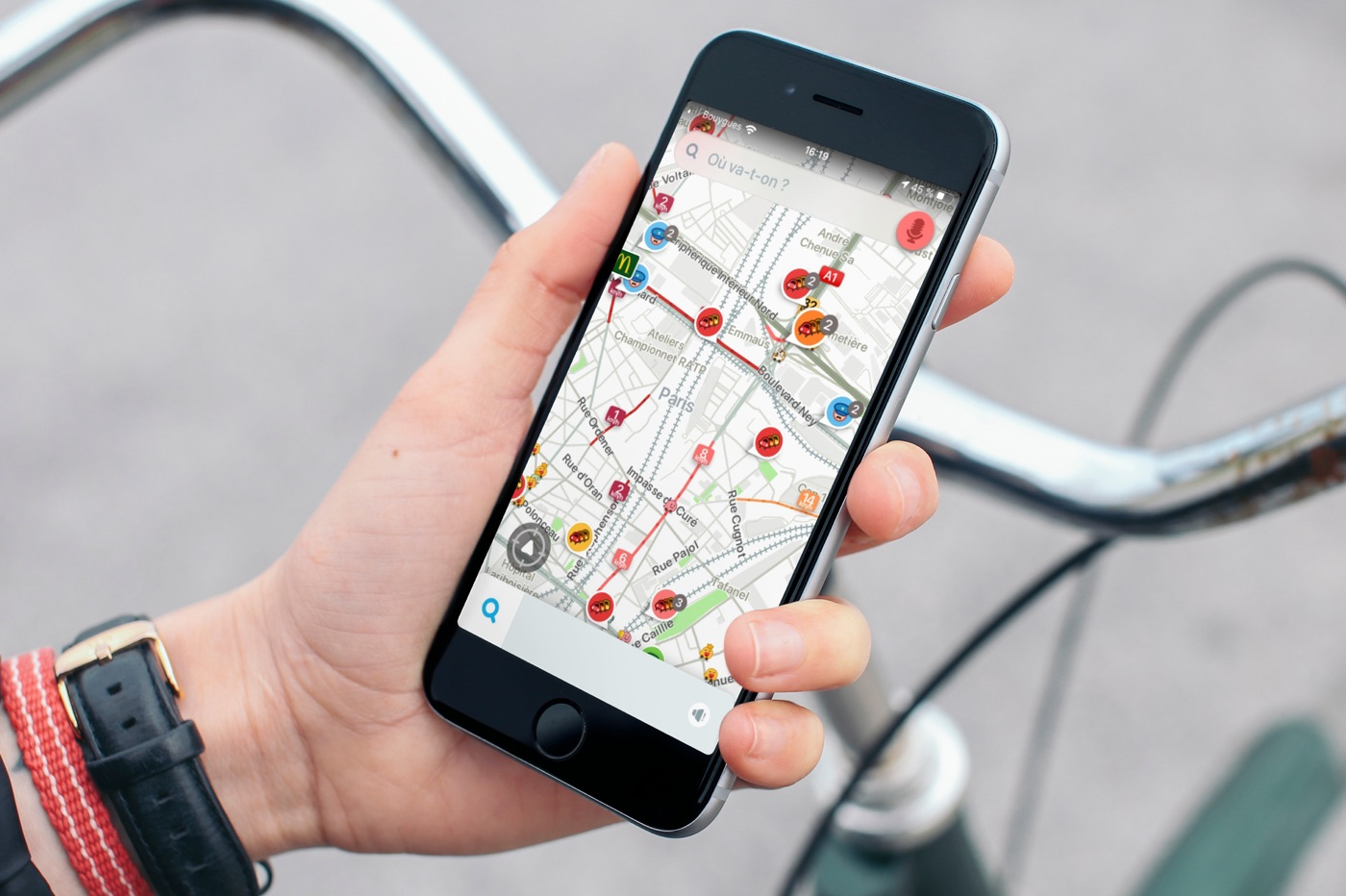 iPhone Waze vélo