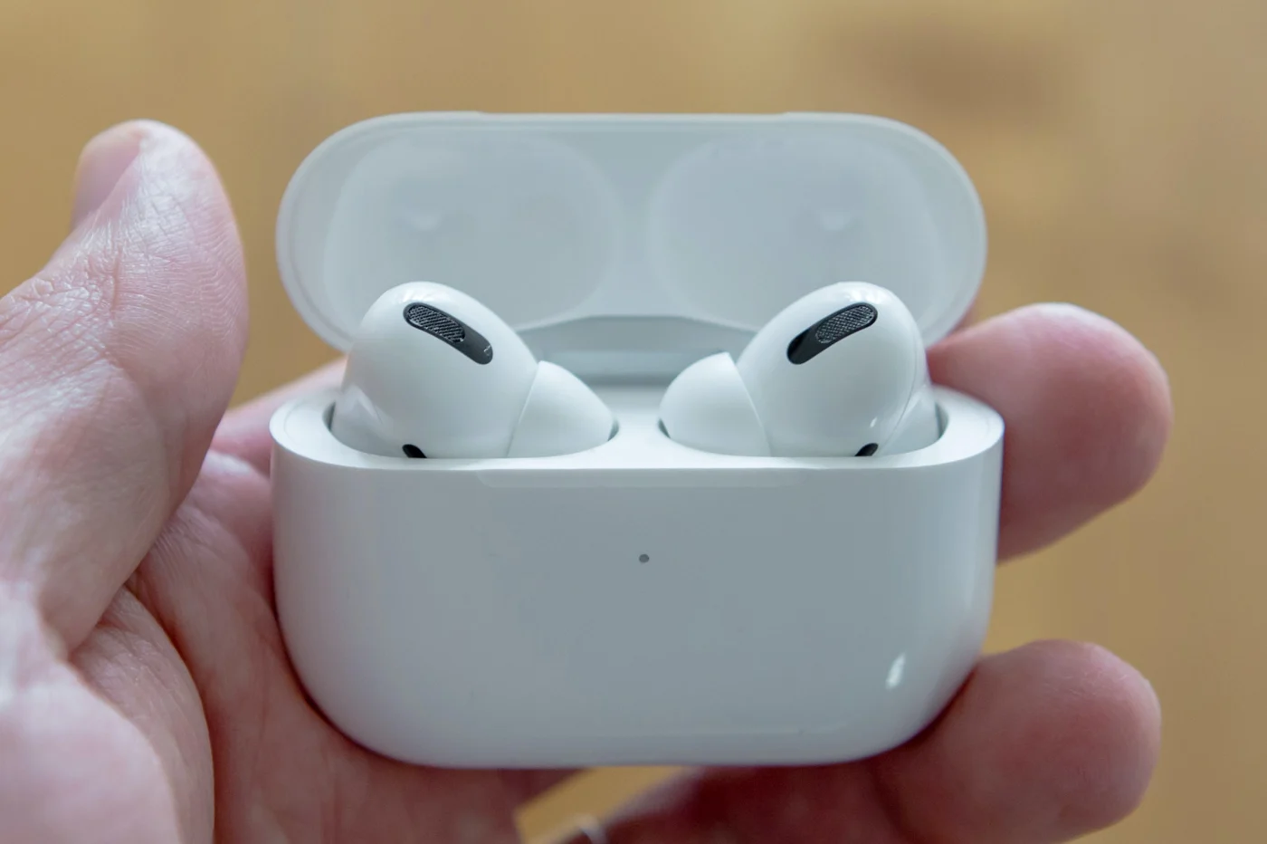 AirPods: iOS 14 は音が大きすぎる場合に警告します