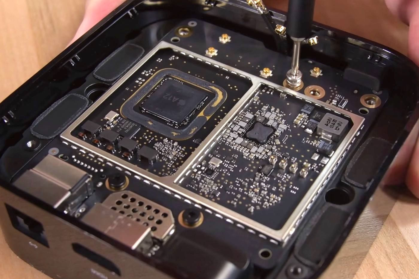 Apple TV 4K 2021: iFixit でかなり簡単に分解できます!