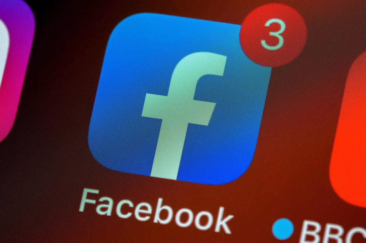 完了：Facebook は App Store 手数料の 30% を回避