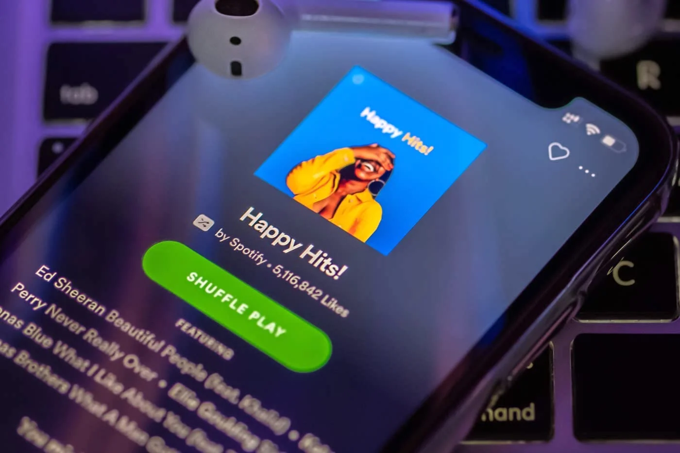 NetflixとSpotifyが連携してAppleに対抗する
