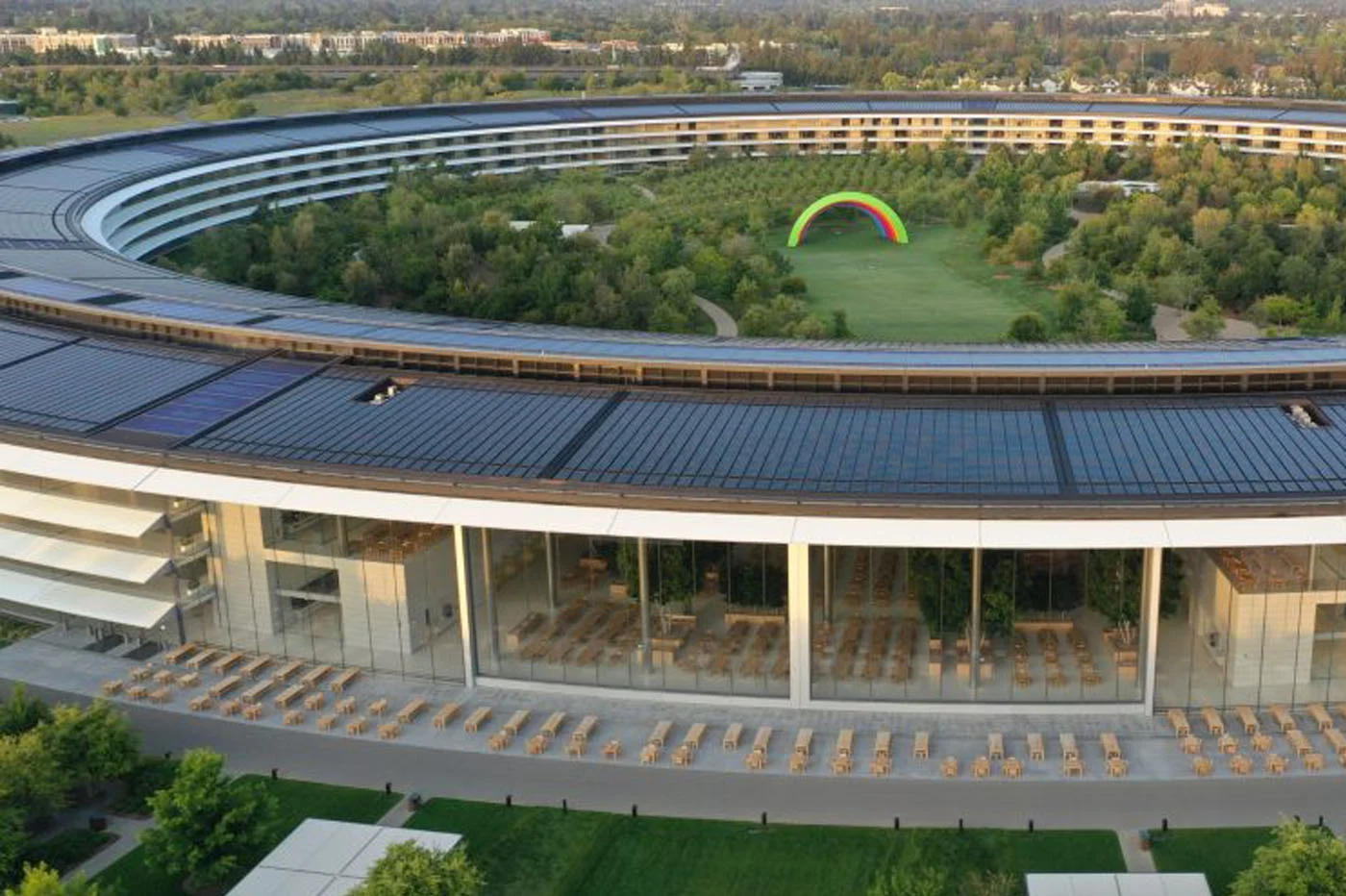 クパチーノの新しい Apple Developer Center の写真ツアー