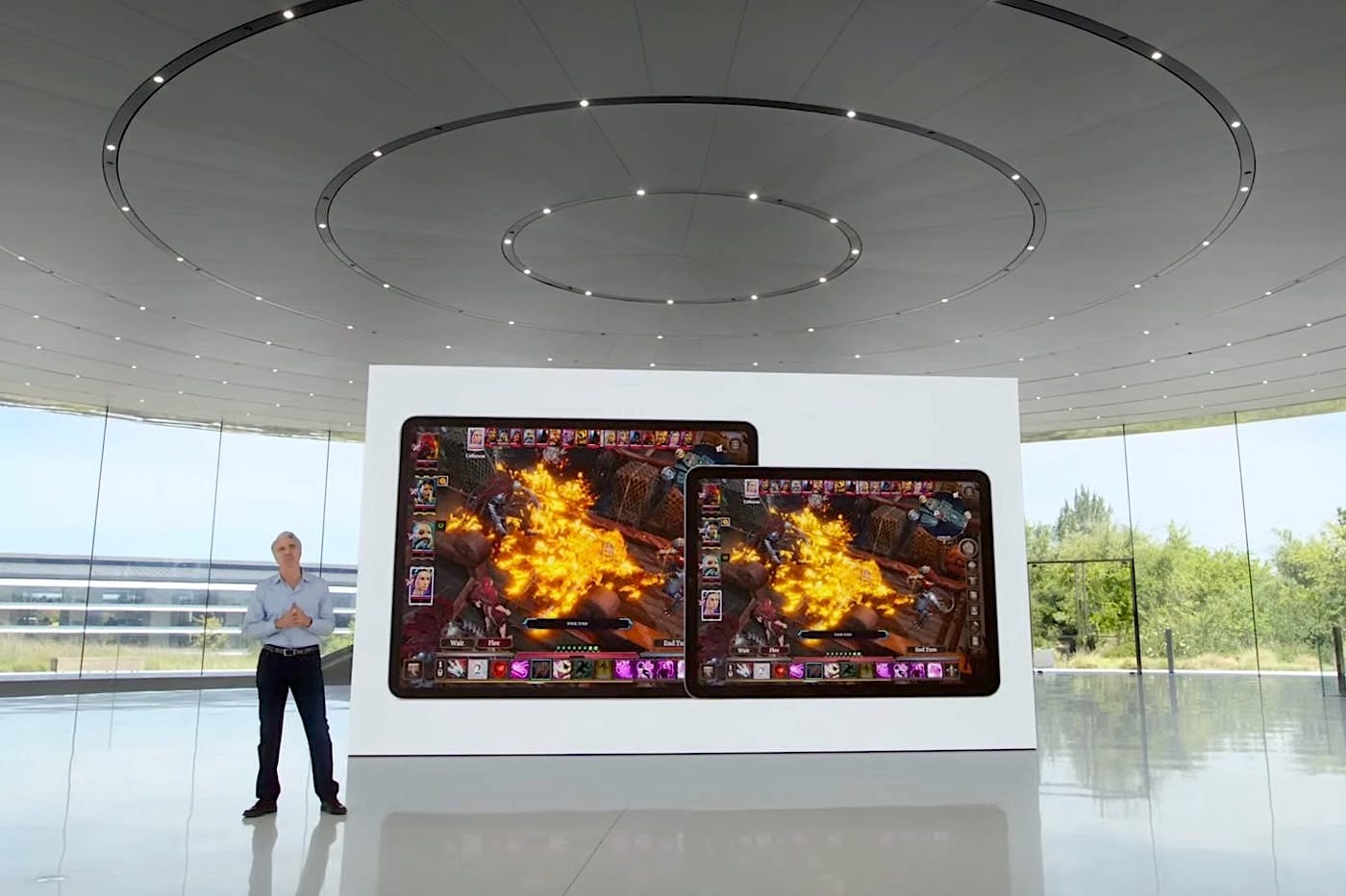 完全、概要、スポット: WWDC 2022 カンファレンスのビデオ