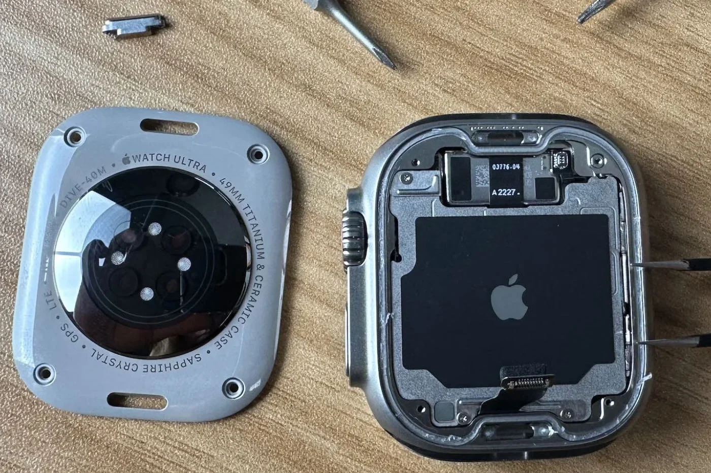 Apple Watch UltraはiFixitによると「ほぼ修理可能」