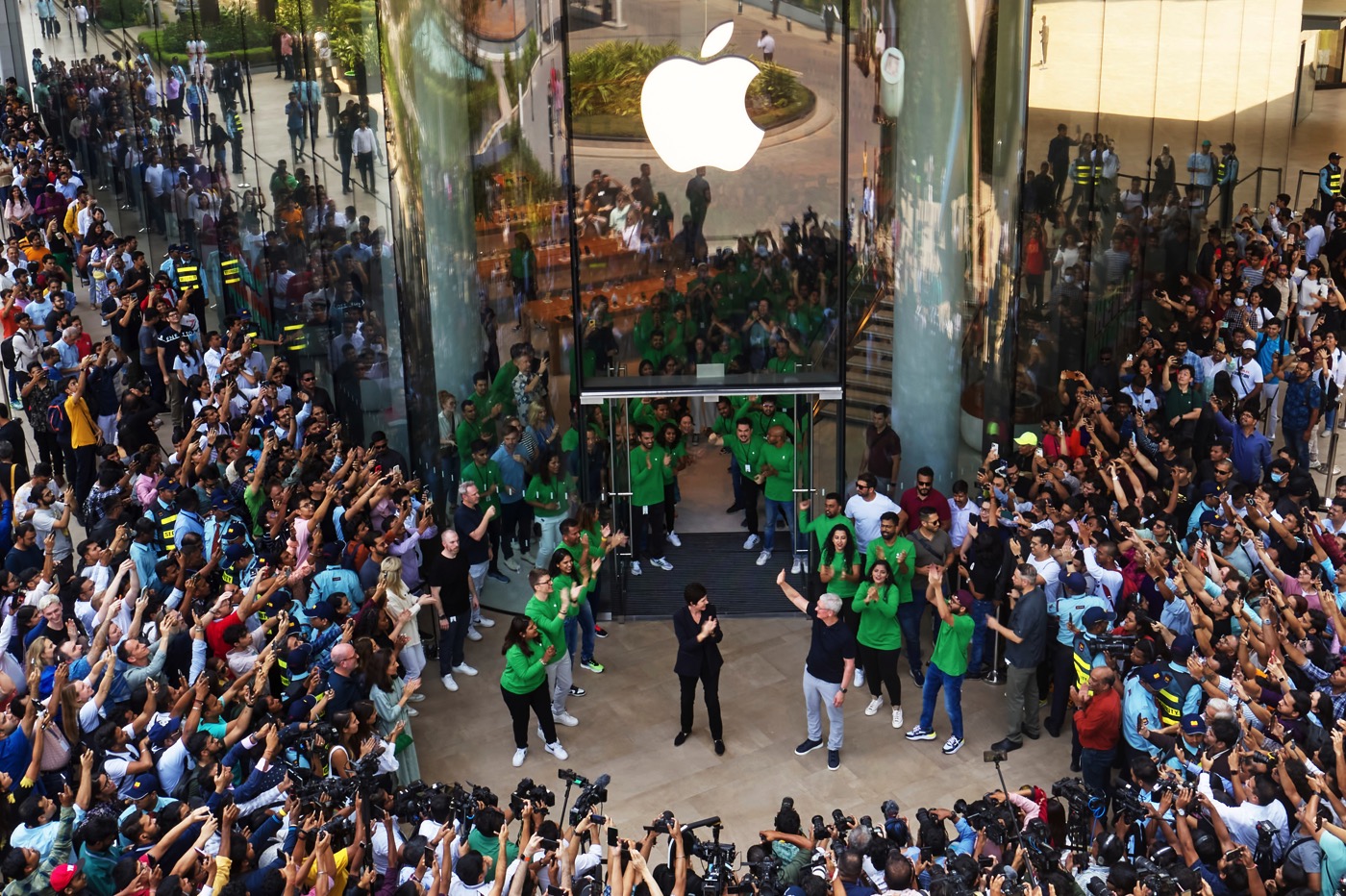 Apple にとって歴史的瞬間: インド初の Apple Store がオープンしたばかり