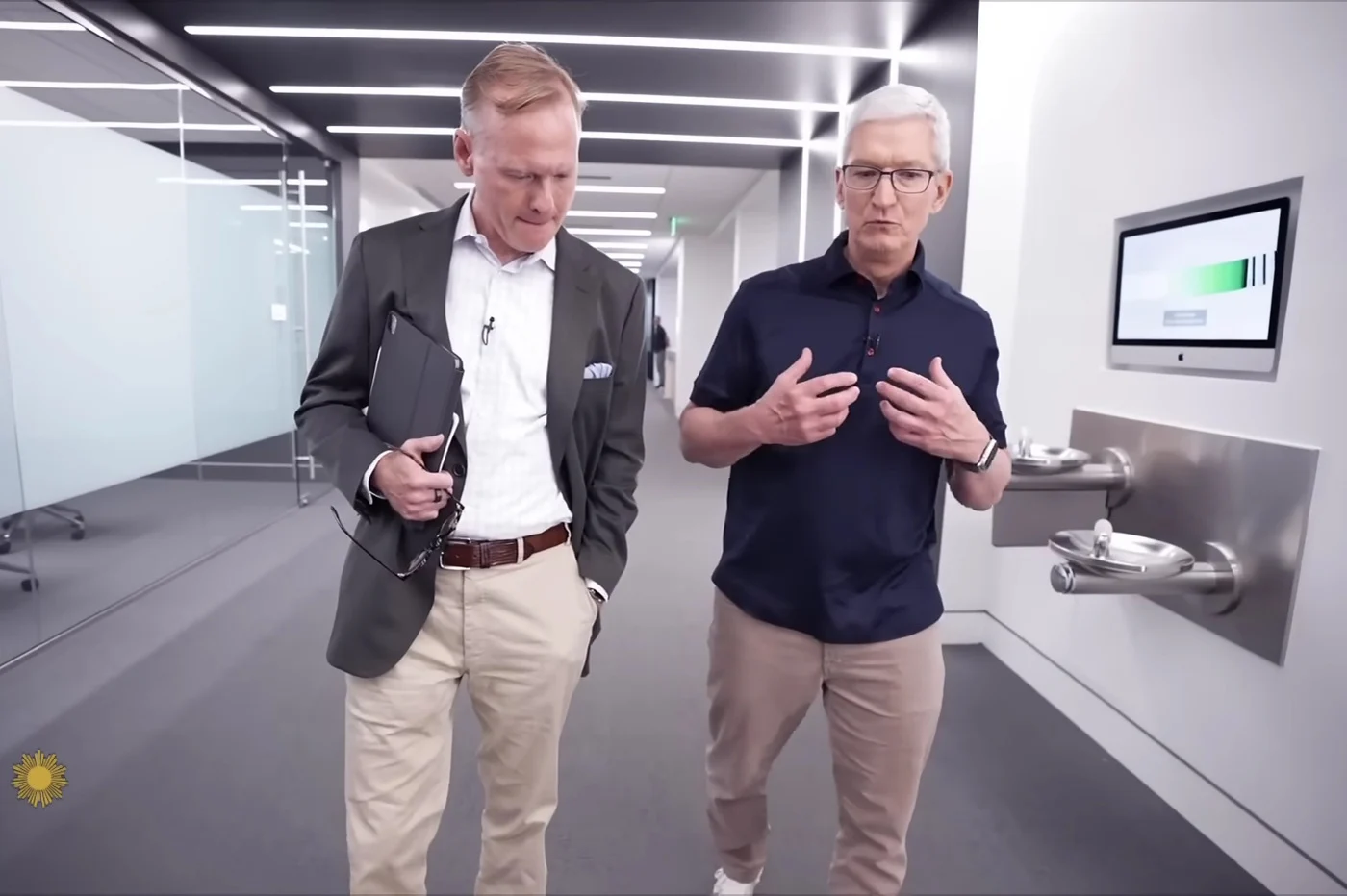 ティム・クックはすでにVision Proを使用しています
