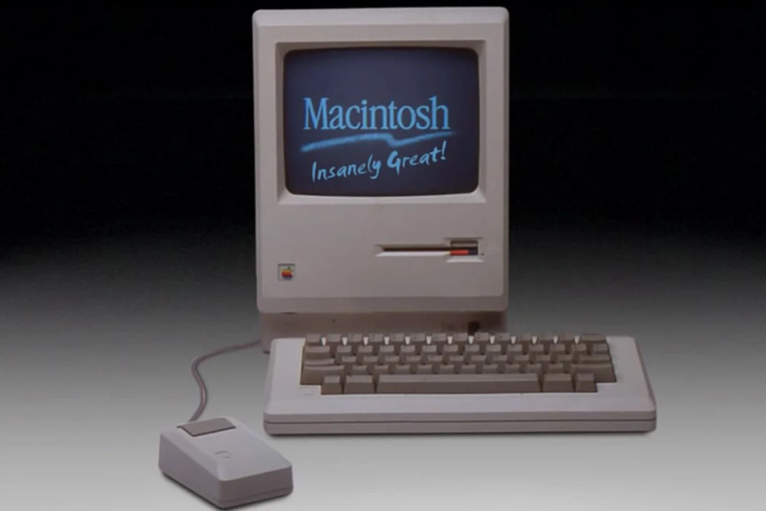 40 年後、スティーブ ジョブズによる Macintosh のプレゼンテーションを追体験しましょう