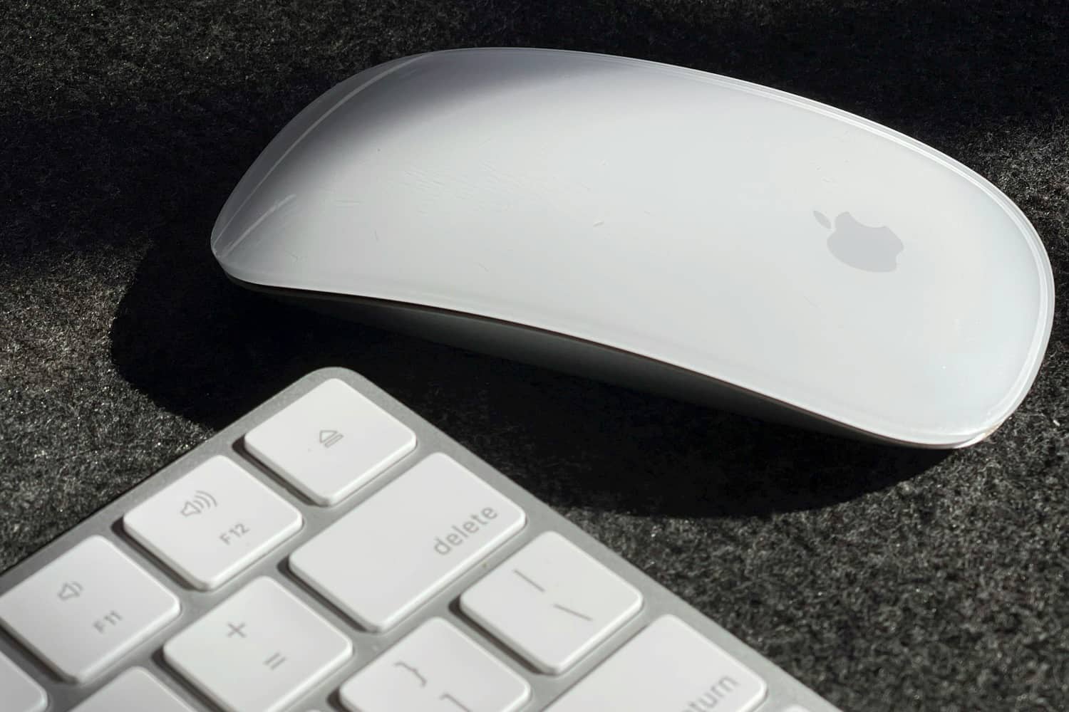 ブラック フライデー: Apple アクセサリ (Magic Mouse、Magic Keyboard など) の最高のプロモーション