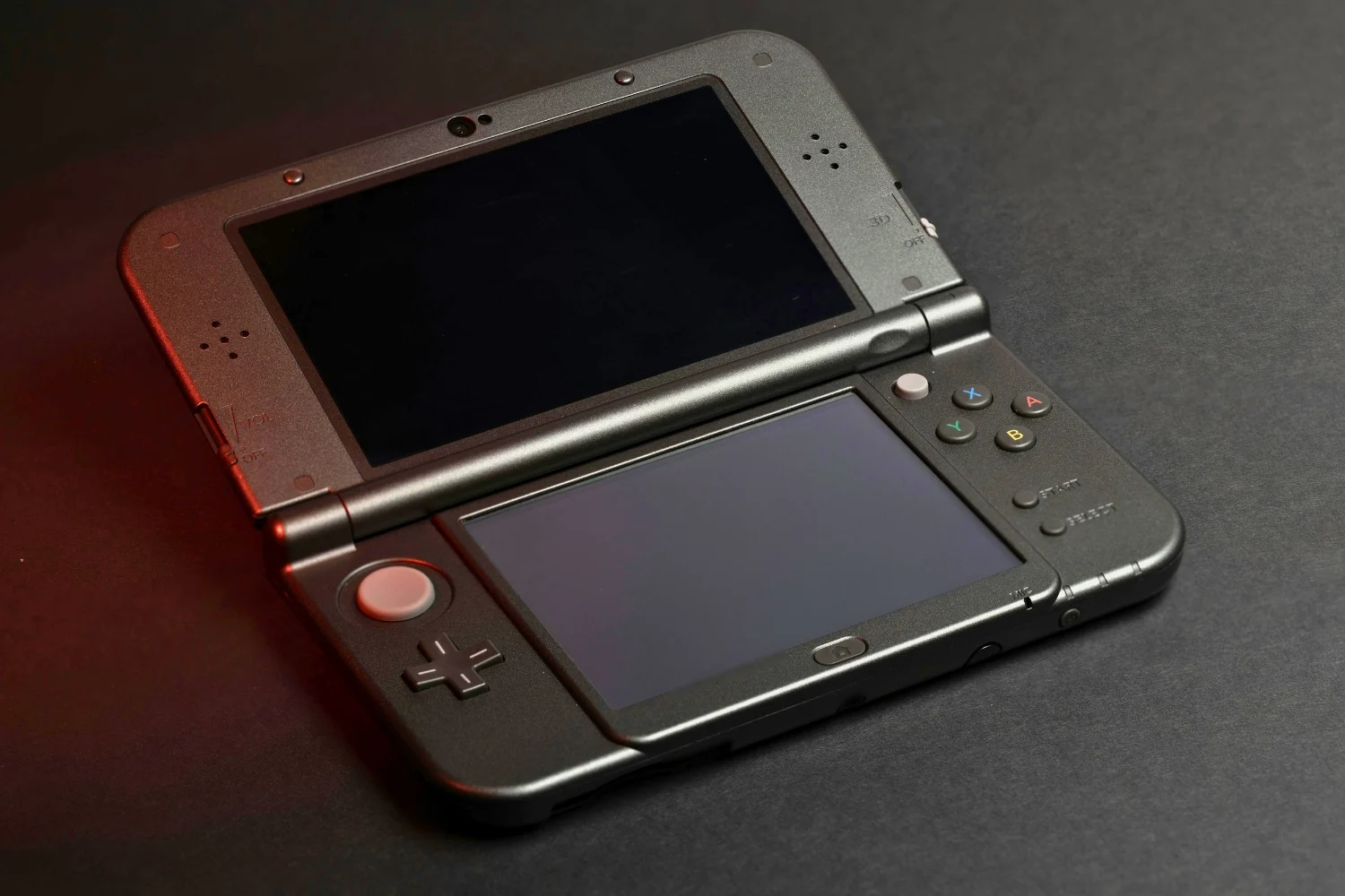 ニンテンドー3DSはiPhoneでも遊べるのですが…