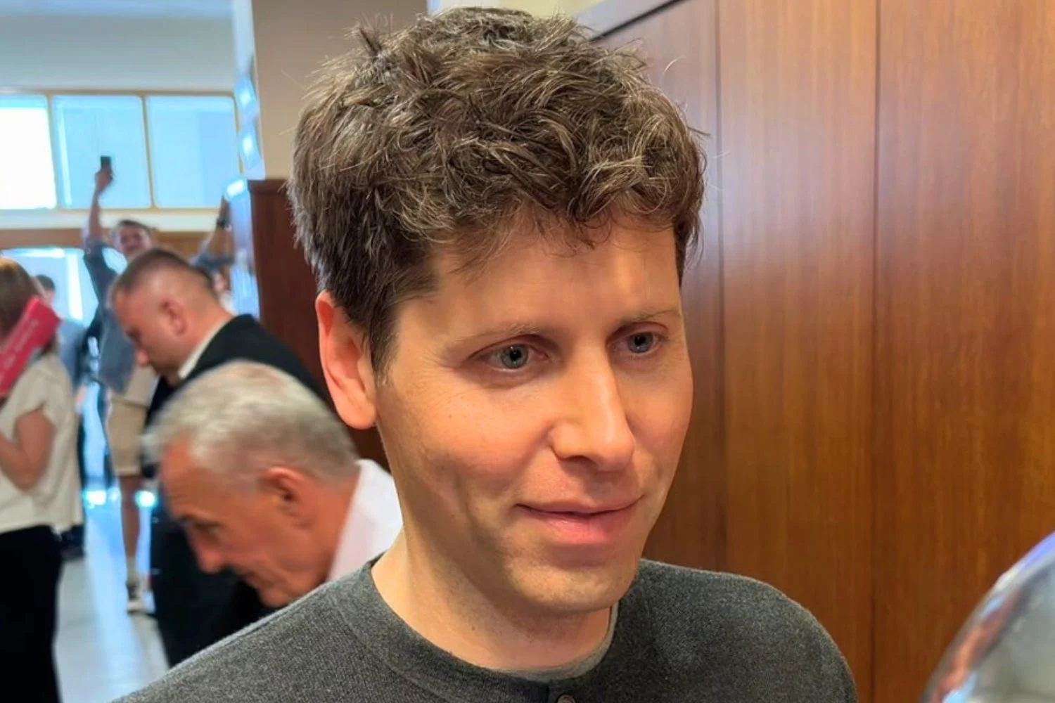 Openaiが出てGPT-4.5：「私は人間と話すという印象があります」とサム・アルトマンは言います