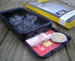 Otterbox 定期財布 iPhone 5/5s クレジット カード ケース レビュー