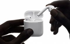 AirPods は Apple Web サイトで注文中です。クリスマス前に入手できるようお待ちください!