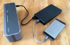 Aukey 外部バッテリーのレビュー: 20,000 mAh、Lightning 電源、2 つの USB ポート