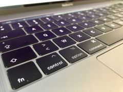 Apple、最近のMacBookの「バタフライ」キーボードを巡って訴訟を起こした